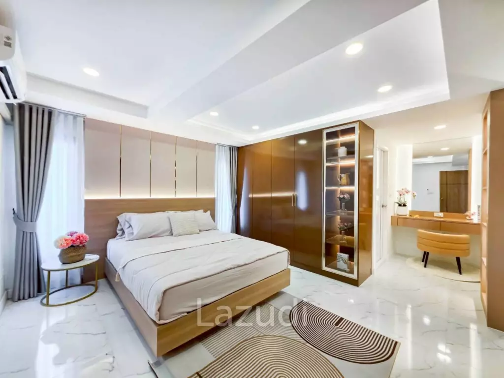 Modern Luxury 2-Story Pool Villa 5 Bedrooms, 6 Bathrooms