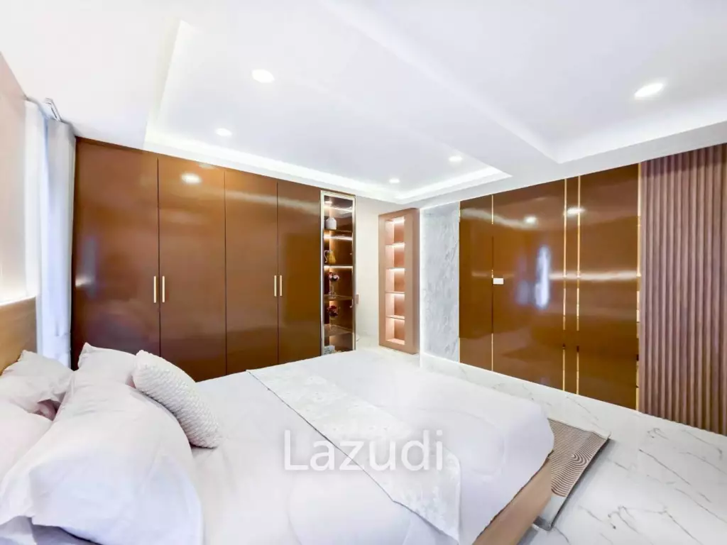 Modern Luxury 2-Story Pool Villa 5 Bedrooms, 6 Bathrooms