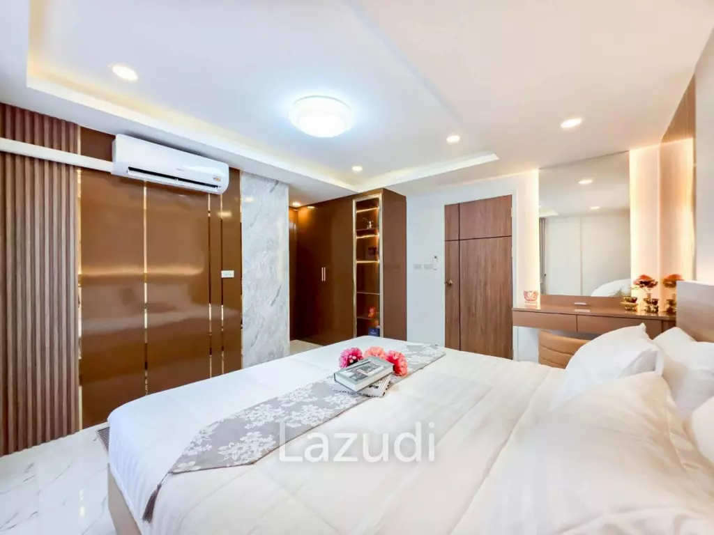 Modern Luxury 2-Story Pool Villa 5 Bedrooms, 6 Bathrooms