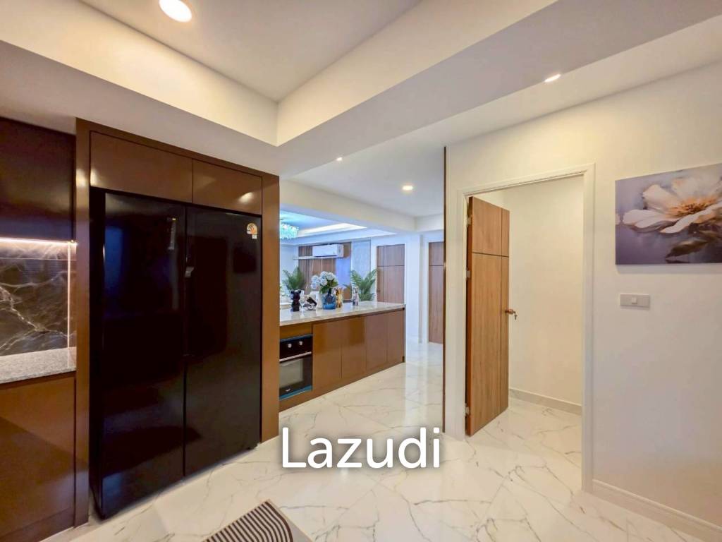 Modern Luxury 2-Story Pool Villa 5 Bedrooms, 6 Bathrooms