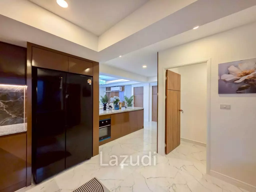 Modern Luxury 2-Story Pool Villa 5 Bedrooms, 6 Bathrooms