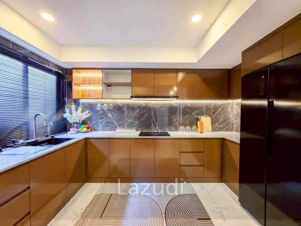 Modern Luxury 2-Story Pool Villa 5 Bedrooms, 6 Bathrooms