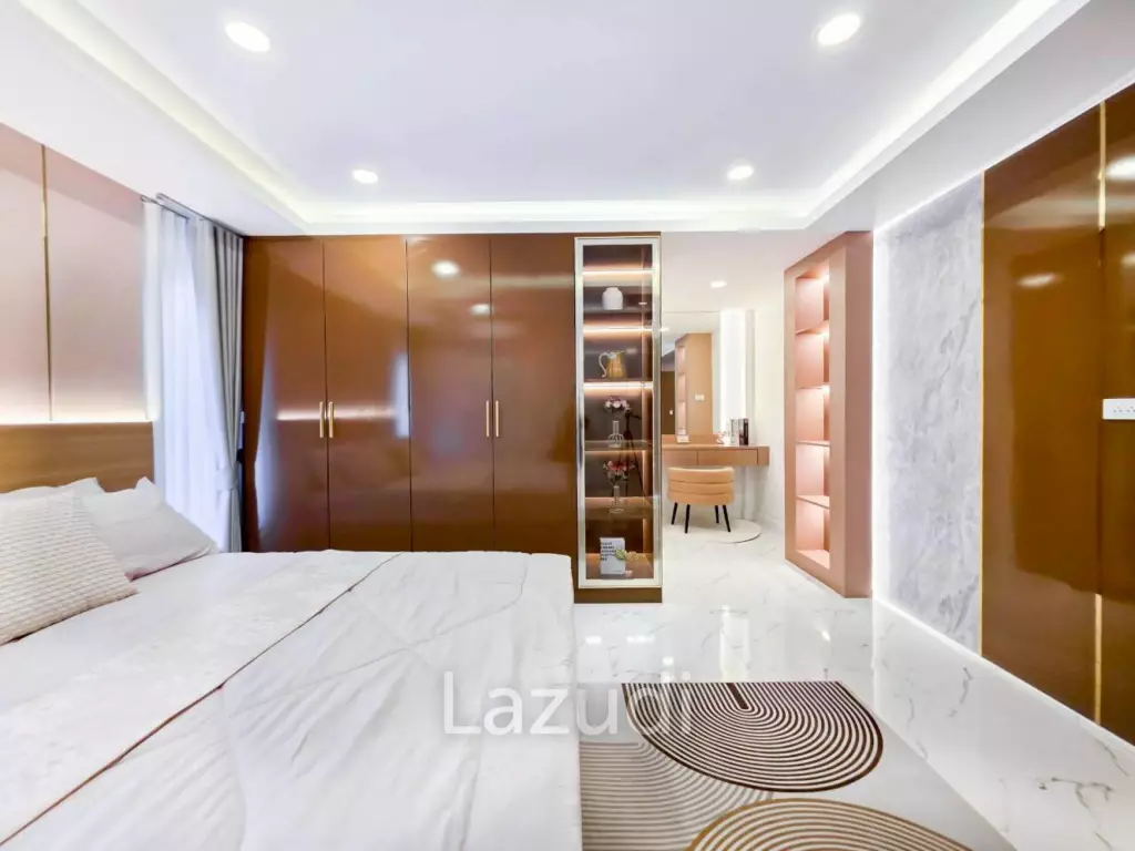 Modern Luxury 2-Story Pool Villa 5 Bedrooms, 6 Bathrooms