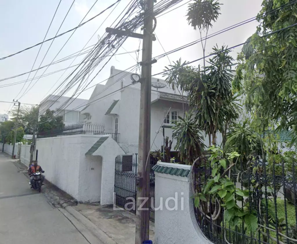 748 sqm Detached House in Sam Sen Nai Phaya Thai Freehold