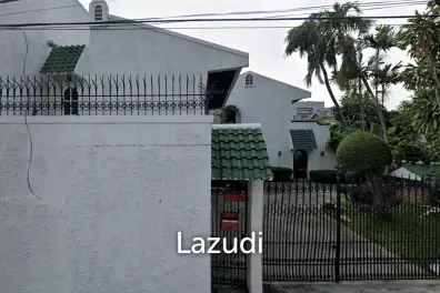 748 sqm Detached House in Sam Sen Nai Phaya Thai Freehold