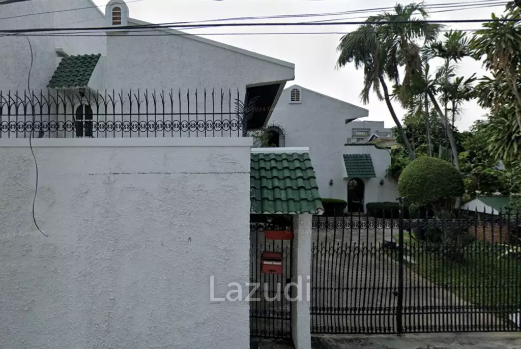 748 sqm Detached House in Sam Sen Nai Phaya Thai Freehold