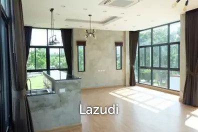 HUA HIN SEAVIEW VILLAS : 2 Storey Modern 3 Bed Villa only 150 meters from the beach.