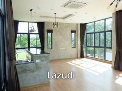 HUA HIN SEAVIEW VILLAS : 2 Storey Modern 3 Bed Villa only 150 meters from the beach.