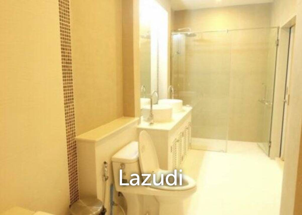 HUA HIN SEAVIEW VILLAS : 2 Storey Modern 3 Bed Villa only 150 meters from the beach.