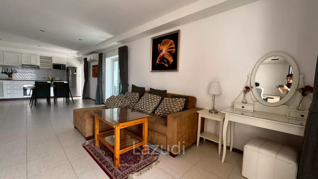 1 Bedroom 2 Bathroom 99 SQ.M. Pattaya Hill Resort