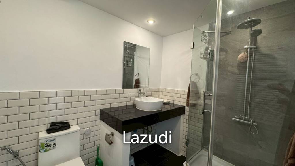 1 Bedroom 2 Bathroom 99 SQ.M. Pattaya Hill Resort