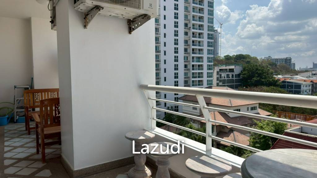 1 Bedroom 2 Bathroom 99 SQ.M. Pattaya Hill Resort