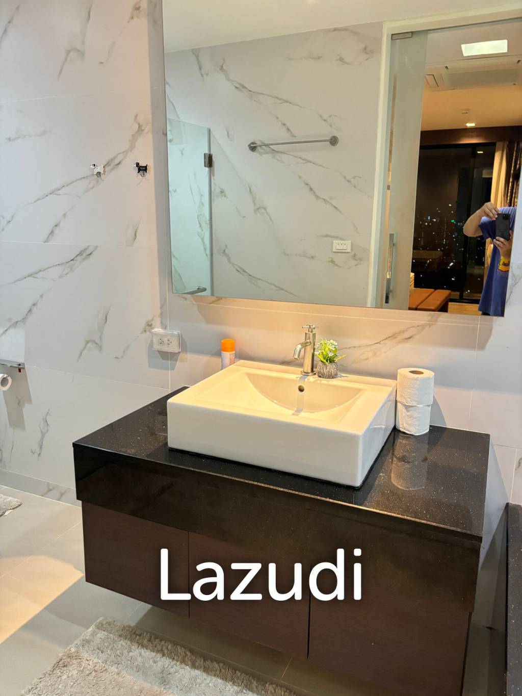 138 sqm High Floor Condo The Issara Ladprao