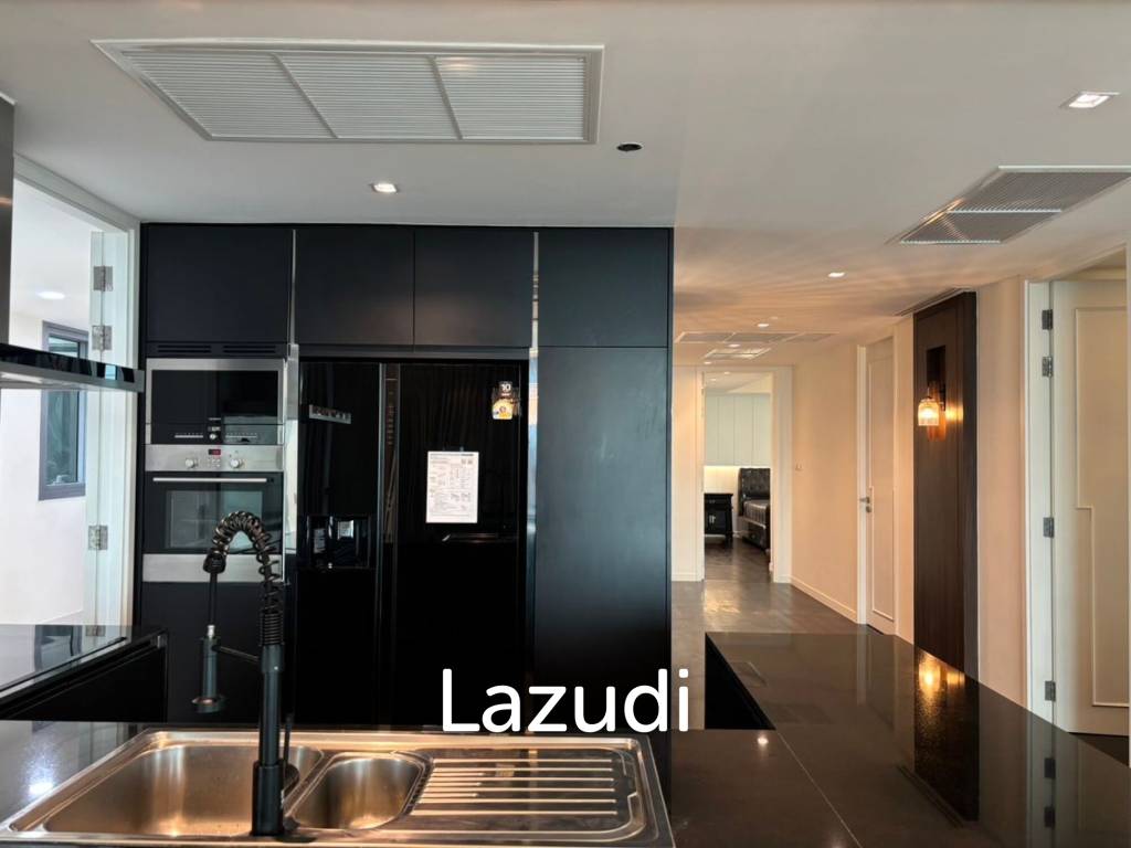186 sqm river view 3 bedroom condo at The Pano