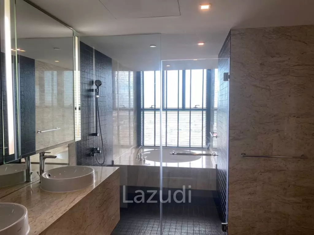 186 sqm river view 3 bedroom condo at The Pano
