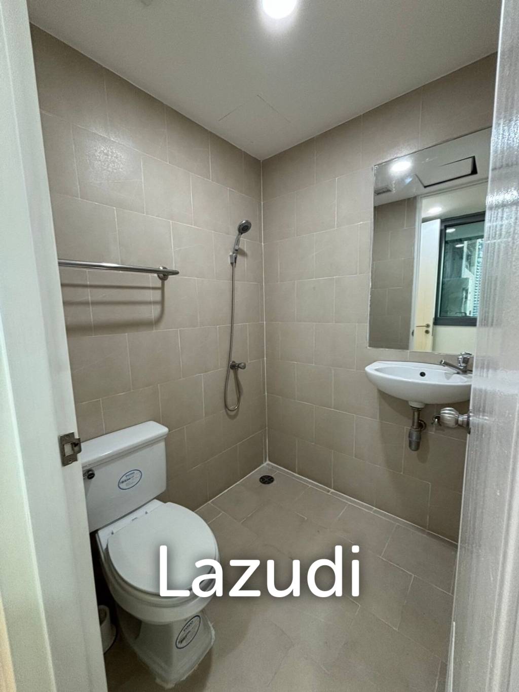 186 sqm river view 3 bedroom condo at The Pano
