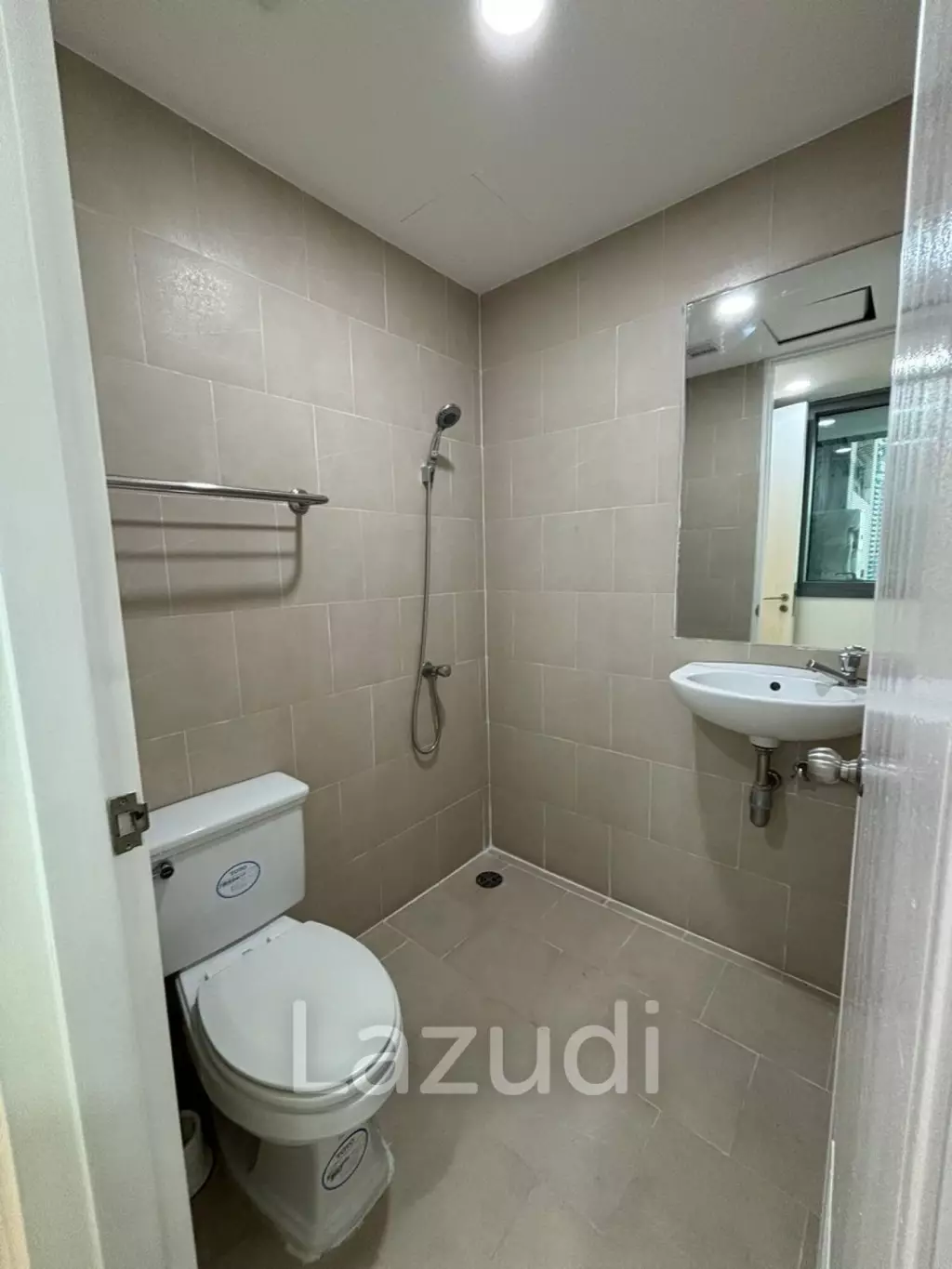 186 sqm river view 3 bedroom condo at The Pano