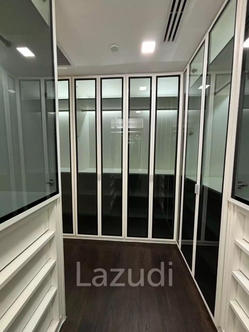 186 sqm river view 3 bedroom condo at The Pano