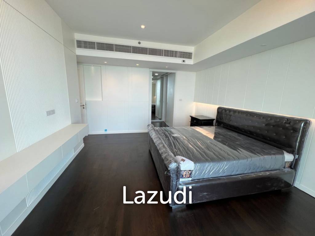 186 sqm river view 3 bedroom condo at The Pano