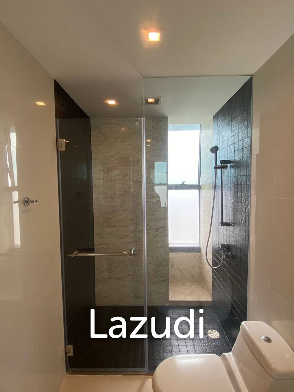 186 sqm river view 3 bedroom condo at The Pano