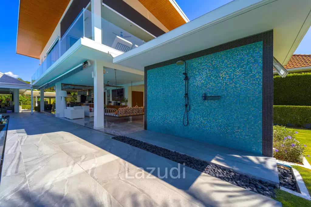 Ultra-Modern 7-Bedroom Sanctuary in Palm Hills Golf Club
