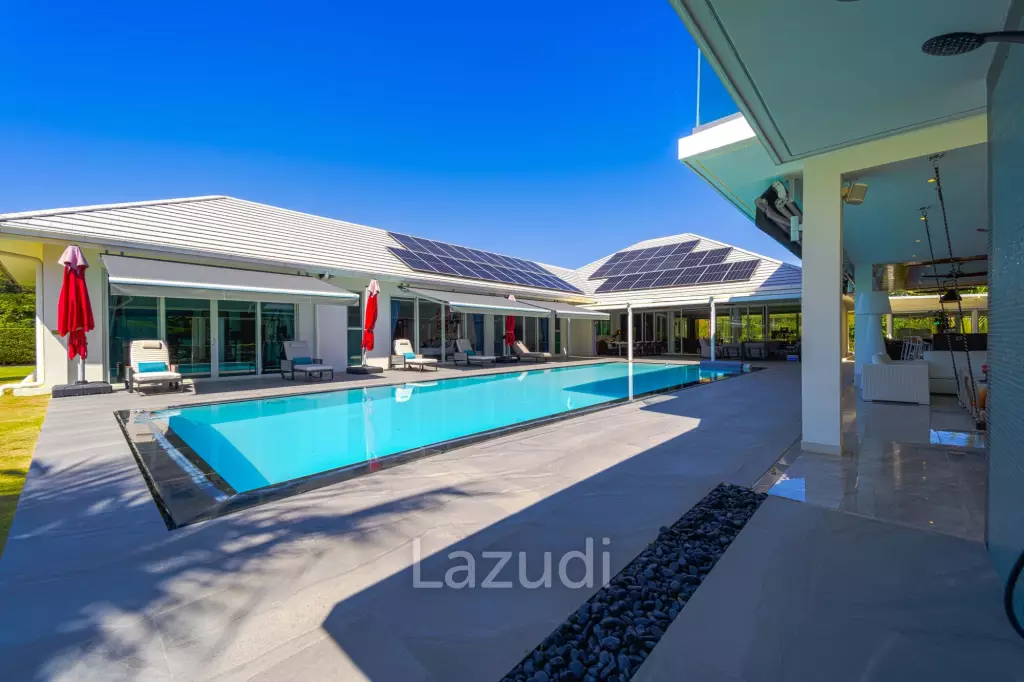 Ultra-Modern 7-Bedroom Sanctuary in Palm Hills Golf Club