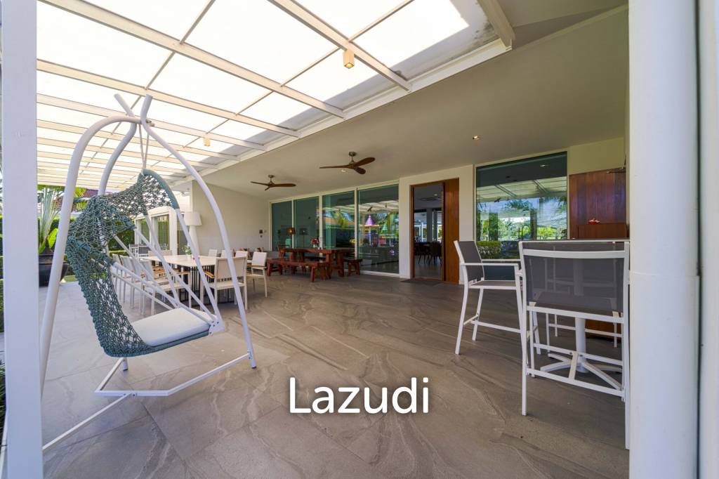 Ultra-Modern 7-Bedroom Sanctuary in Palm Hills Golf Club