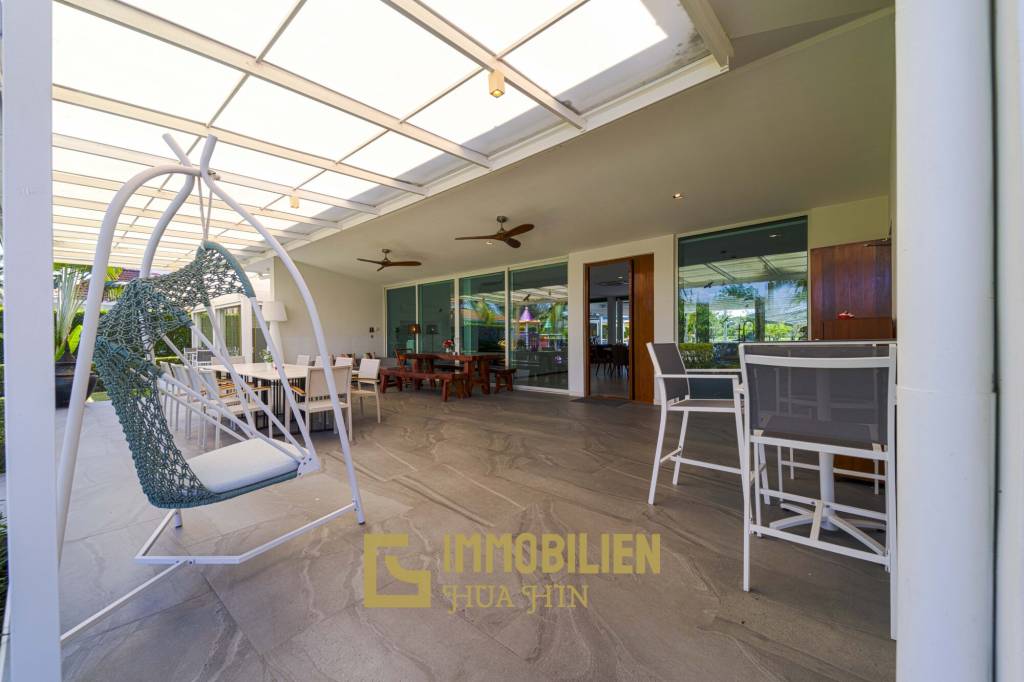 วิลล่าหรูสไตล์โมเดิร์น 7 ห้องนอน – สนามกอล์ฟ ปาล์ม ฮิลล์ ชะอำ (Palm Hills Golf Club)