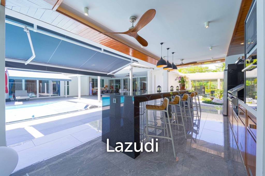 Ultra-Modern 7-Bedroom Sanctuary in Palm Hills Golf Club