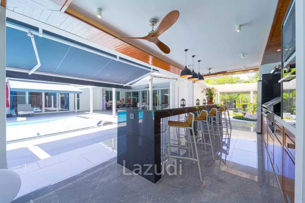 Ultra-Modern 7-Bedroom Sanctuary in Palm Hills Golf Club