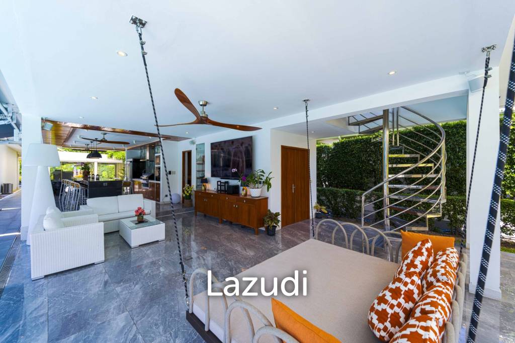 Ultra-Modern 7-Bedroom Sanctuary in Palm Hills Golf Club