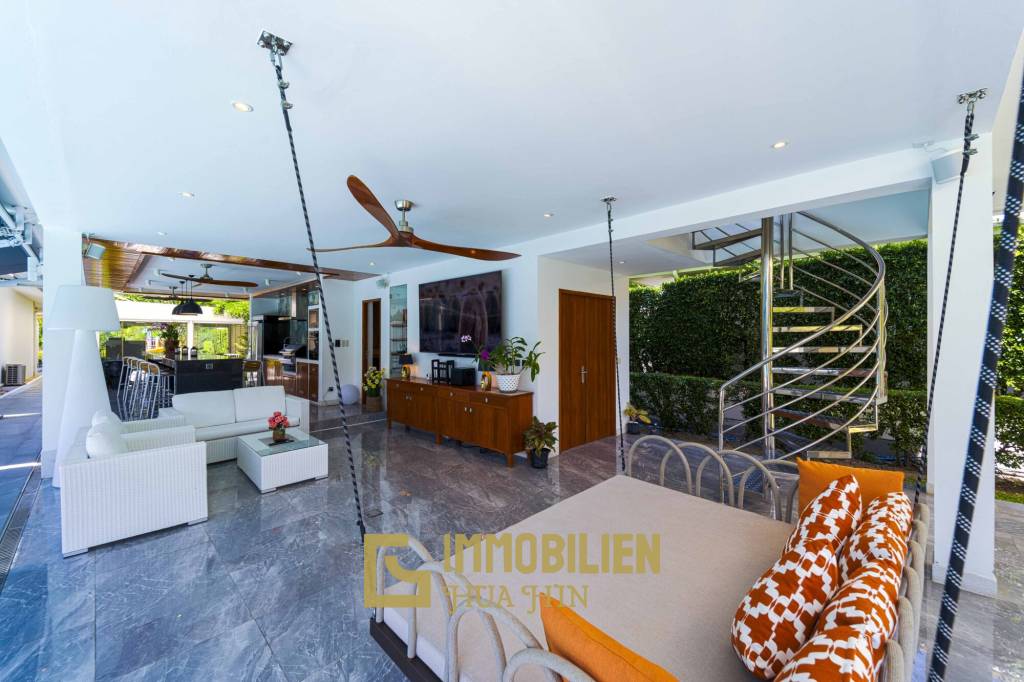 วิลล่าหรูสไตล์โมเดิร์น 7 ห้องนอน – สนามกอล์ฟ ปาล์ม ฮิลล์ ชะอำ (Palm Hills Golf Club)