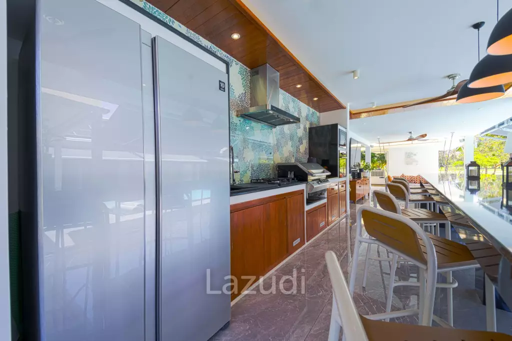 Ultra-Modern 7-Bedroom Sanctuary in Palm Hills Golf Club
