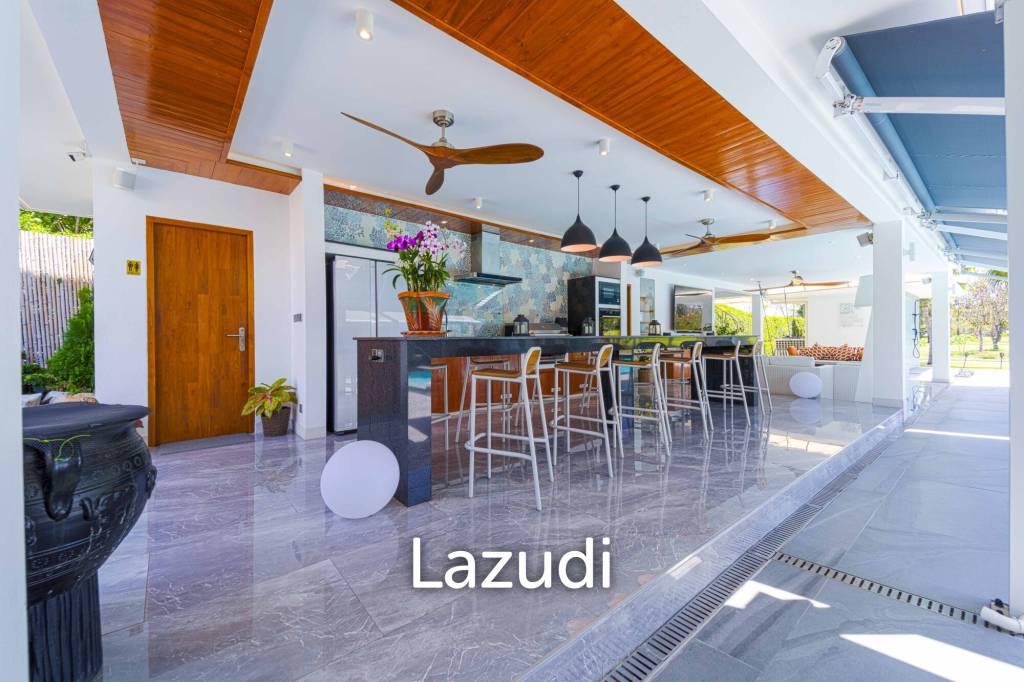 Ultra-Modern 7-Bedroom Sanctuary in Palm Hills Golf Club