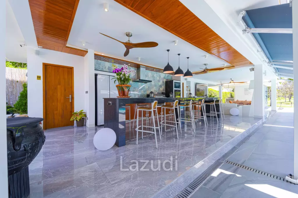 Ultra-Modern 7-Bedroom Sanctuary in Palm Hills Golf Club