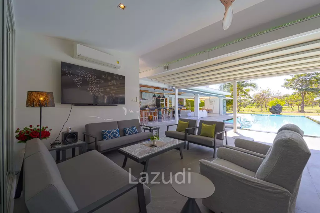 Ultra-Modern 7-Bedroom Sanctuary in Palm Hills Golf Club