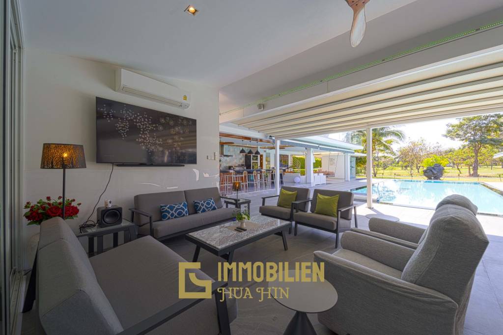 วิลล่าหรูสไตล์โมเดิร์น 7 ห้องนอน – สนามกอล์ฟ ปาล์ม ฮิลล์ ชะอำ (Palm Hills Golf Club)