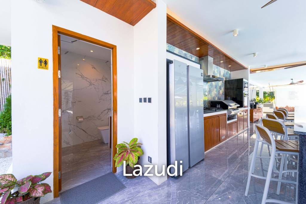 Ultra-Modern 7-Bedroom Sanctuary in Palm Hills Golf Club