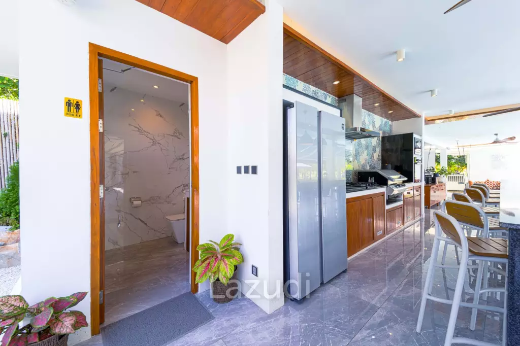 Ultra-Modern 7-Bedroom Sanctuary in Palm Hills Golf Club