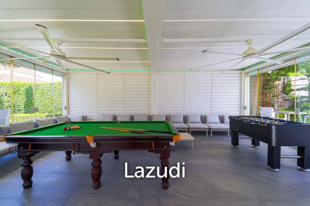 Ultra-Modern 7-Bedroom Sanctuary in Palm Hills Golf Club