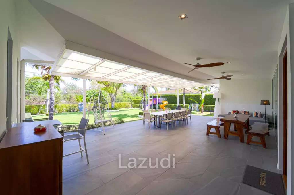 Ultra-Modern 7-Bedroom Sanctuary in Palm Hills Golf Club