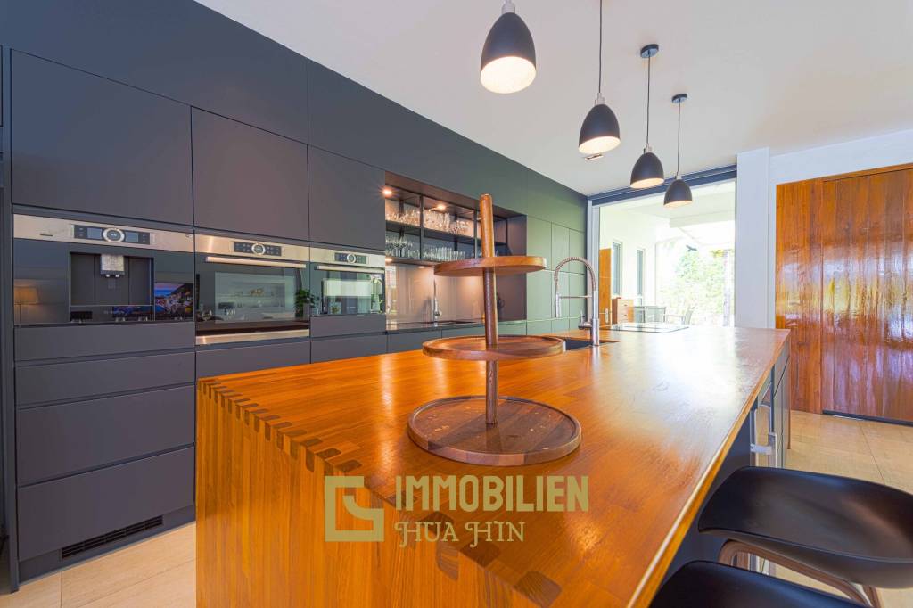 วิลล่าหรูสไตล์โมเดิร์น 7 ห้องนอน – สนามกอล์ฟ ปาล์ม ฮิลล์ ชะอำ (Palm Hills Golf Club)