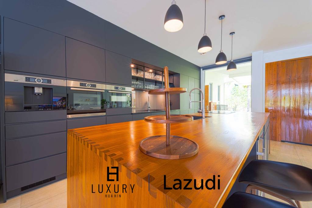 3,000 平方米 7 床 9 洗澡 别墅 对于 销售