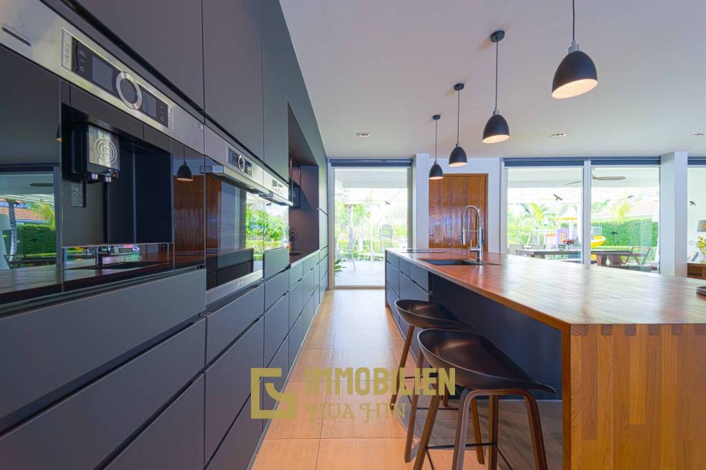 วิลล่าหรูสไตล์โมเดิร์น 7 ห้องนอน – สนามกอล์ฟ ปาล์ม ฮิลล์ ชะอำ (Palm Hills Golf Club)