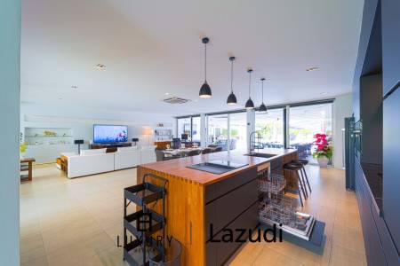 3,000 平方米 7 床 9 洗澡 别墅 对于 销售