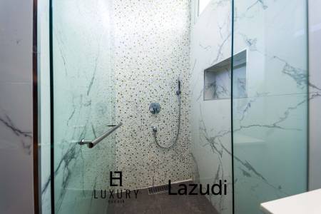 3,000 平方米 7 床 9 洗澡 别墅 对于 销售