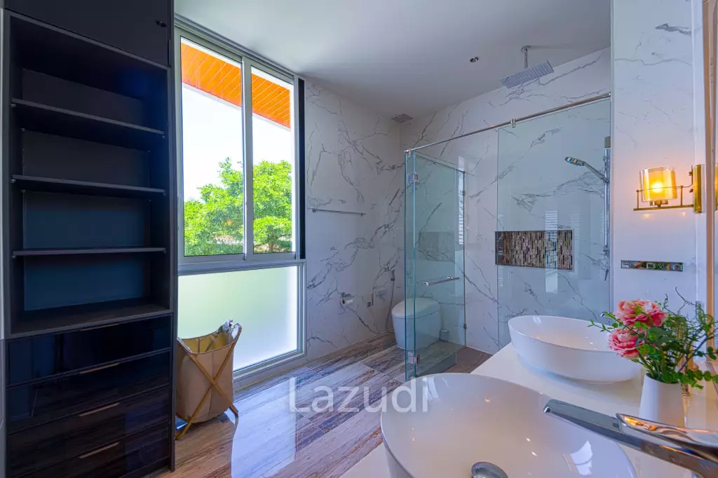 Ultra-Modern 7-Bedroom Sanctuary in Palm Hills Golf Club