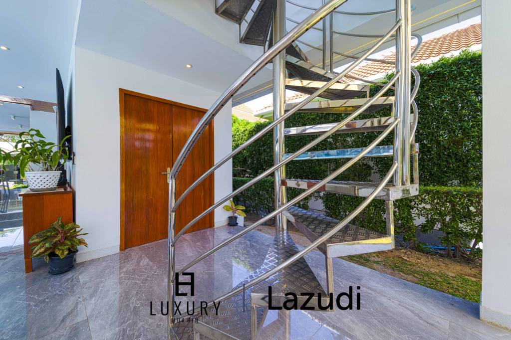 3,000 平方米 7 床 9 洗澡 别墅 对于 销售