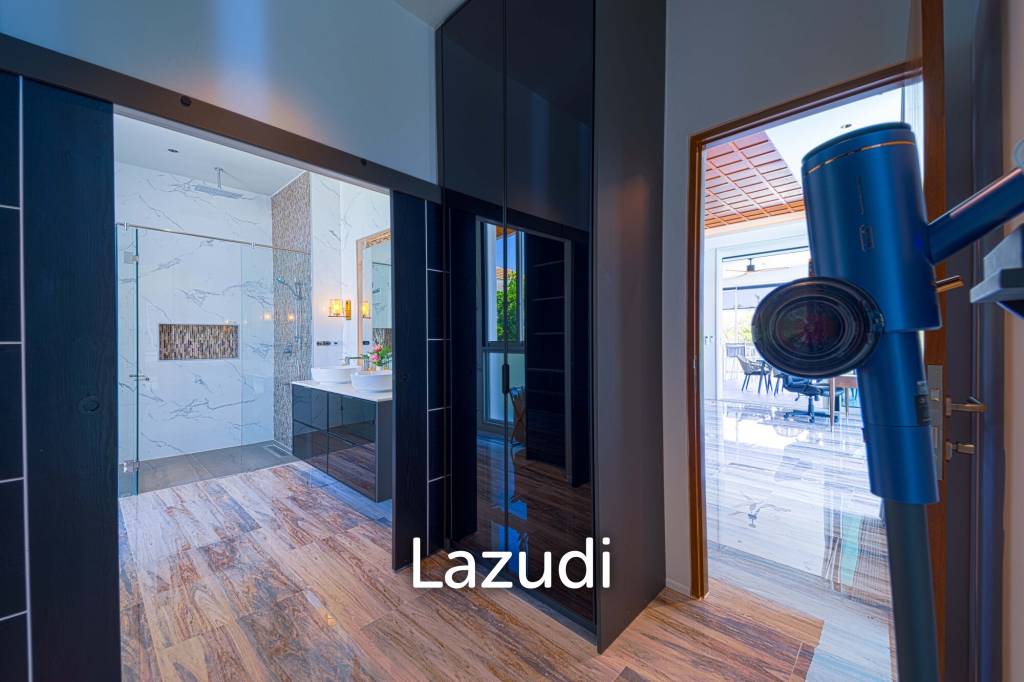 Ultra-Modern 7-Bedroom Sanctuary in Palm Hills Golf Club