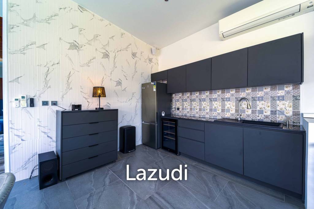 Ultra-Modern 7-Bedroom Sanctuary in Palm Hills Golf Club